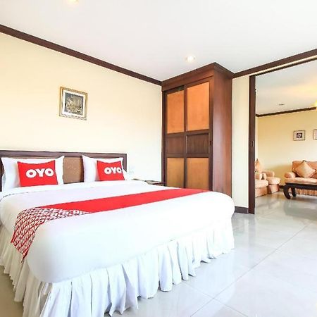 Oyo 383 White Inn Hotel Ban Khlong Lat Bua Khao Buitenkant foto