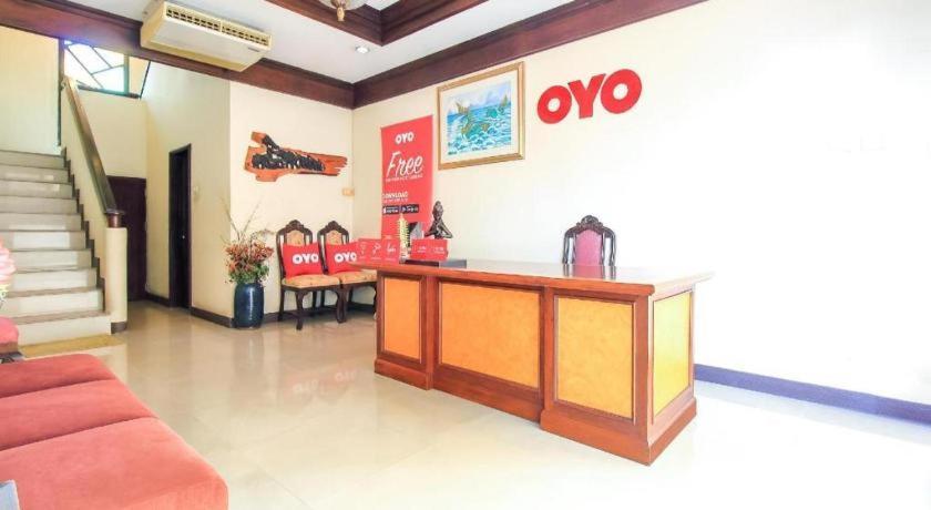 Oyo 383 White Inn Hotel Ban Khlong Lat Bua Khao Buitenkant foto