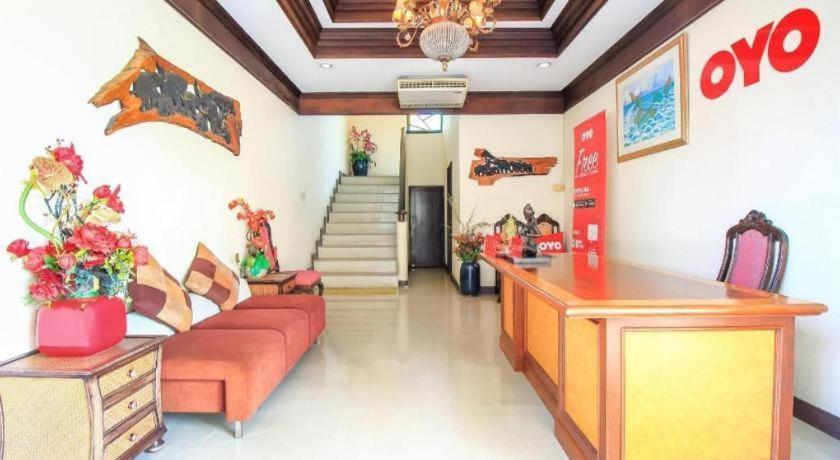 Oyo 383 White Inn Hotel Ban Khlong Lat Bua Khao Buitenkant foto